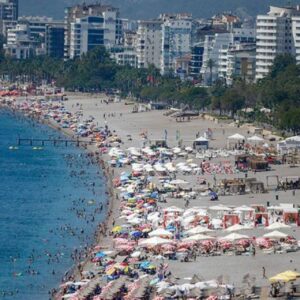 antalyada krize ragmen doluluk var ama gelecek belirsiz 33szSfEd