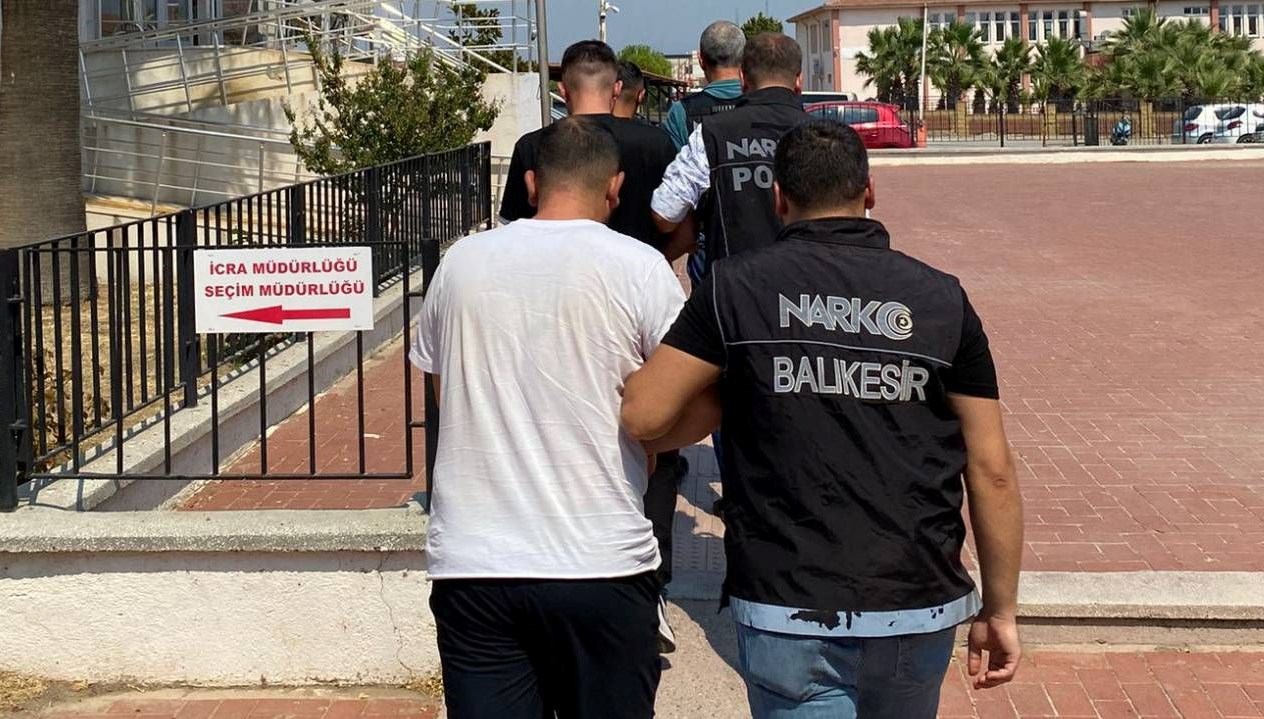 balikesirde narkotik operasyonu 5 supheli tutuklandi yNfXNUTb