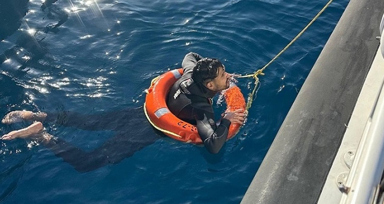 yunan adalarina yuzerek gecerken oluyorlardi kmT6ZdFr