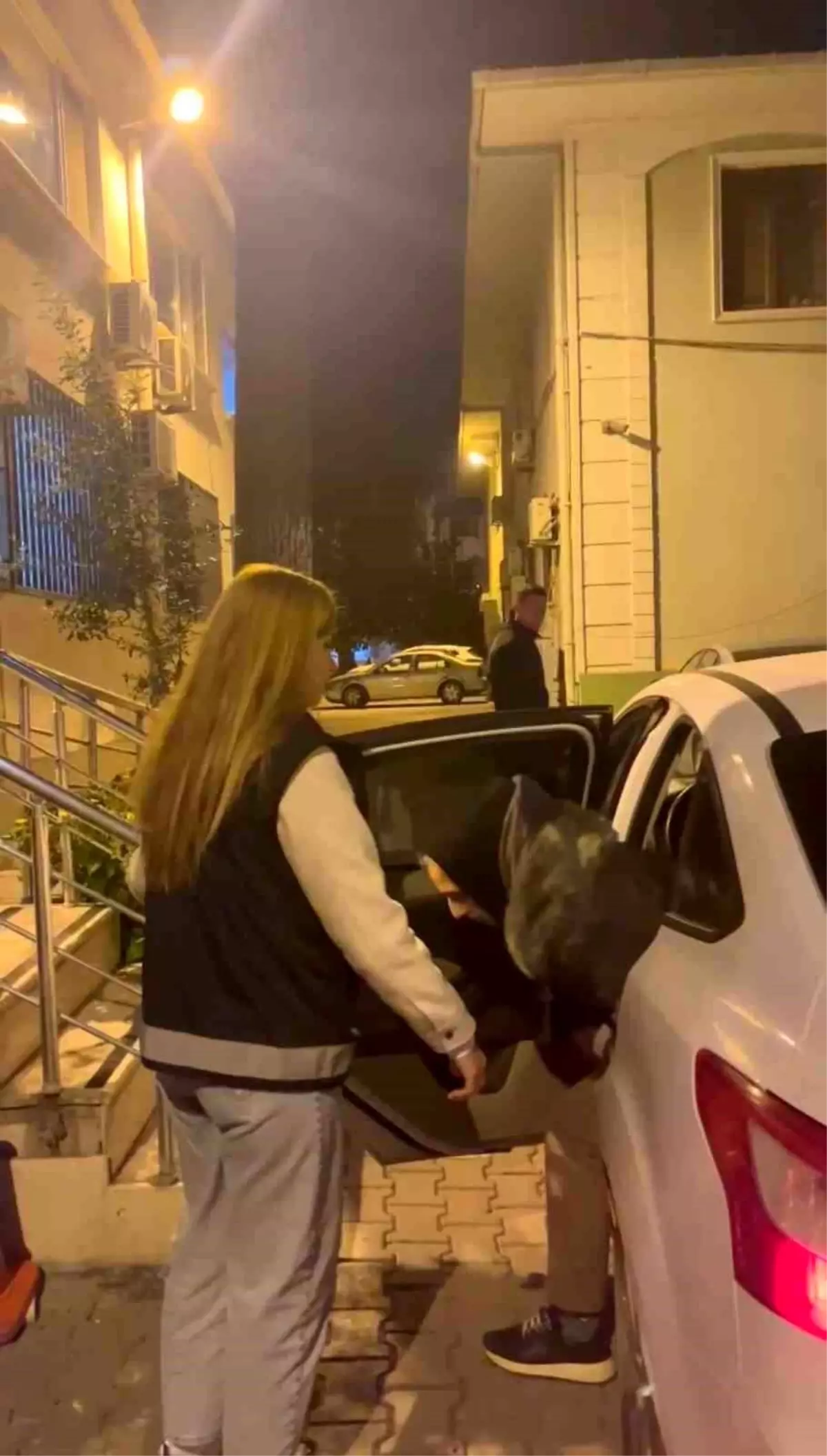 bursada kadin isletmeci musterilerin kimlik bilgileriyle kredi cekti kNxSPn5S.jpg