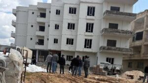 calistigi-insaatin-3uncu-katindan-dusen-isci-agir-yaralandi-fmayvSM1