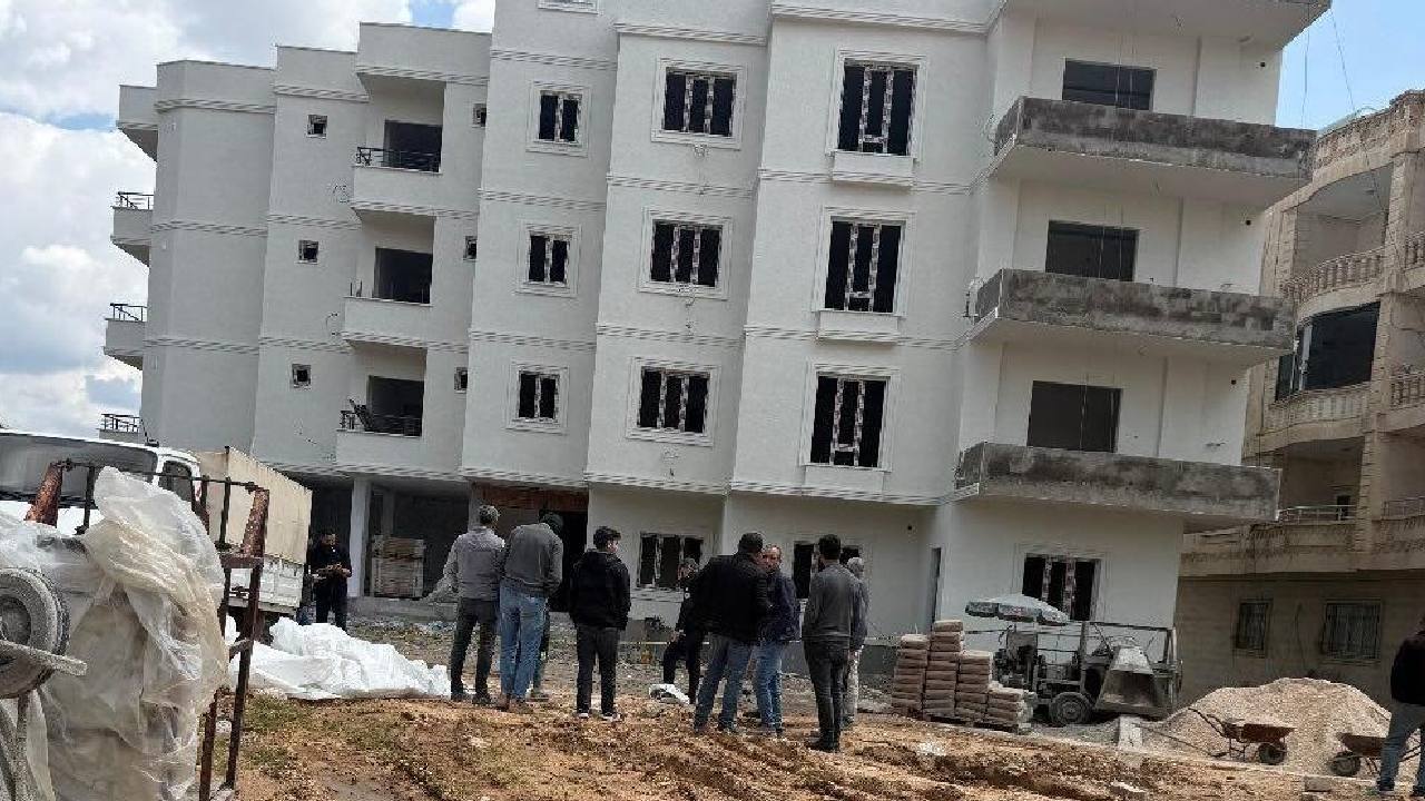 İnşaatta Düşme Faciası: 3. Kattan Düşen İşçi Ciddi Yaralandı