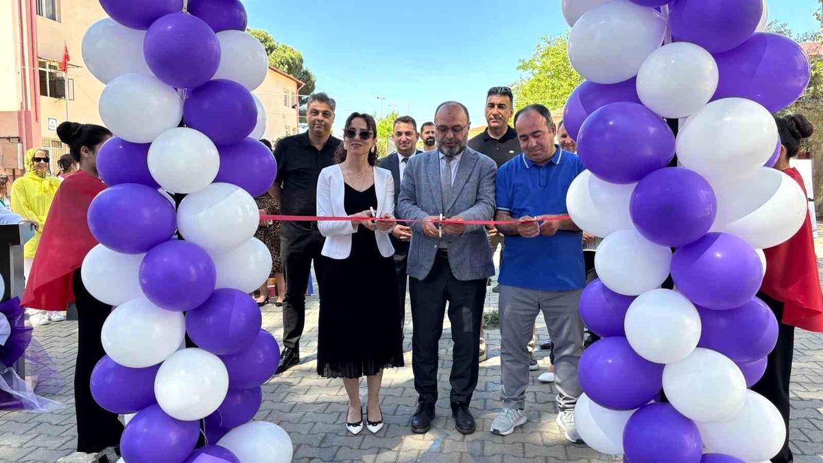 Nazilli Şehitler Ortaokulu Yıl Sonu Sergisi’yle Renkli Anlar Yaşattı
