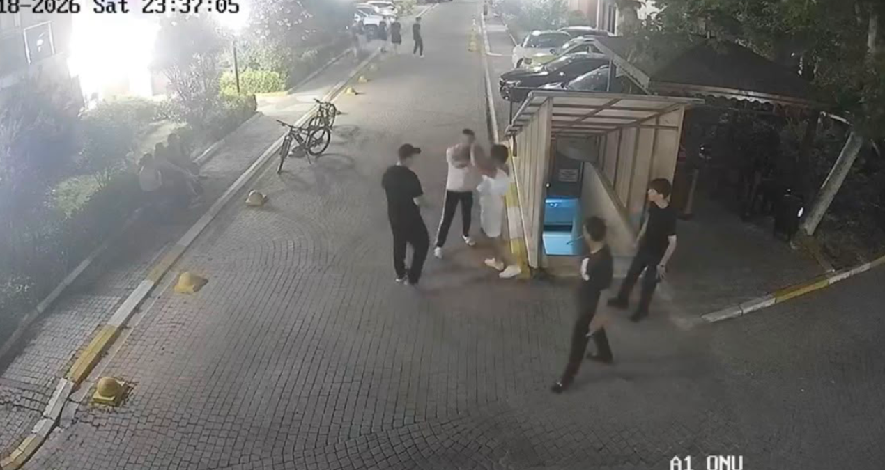 15 yasindaki cocugu yan baktin diyerek tekme tokat dovduler Z79htn31