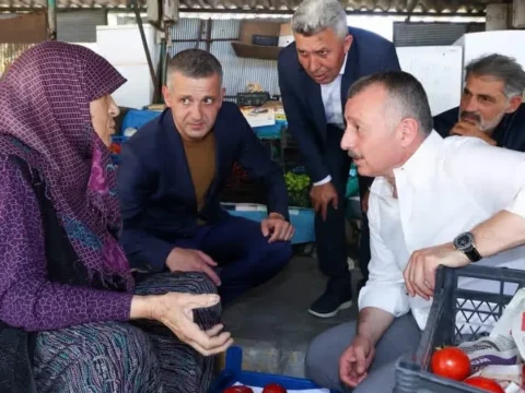 Baskan buyukakin kandirada vatandaslarla bulustu z31ExH5k