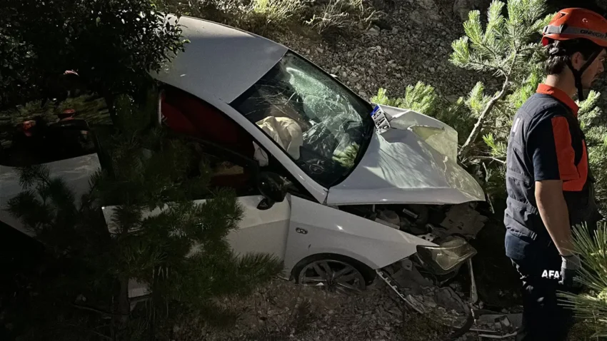 Motosiklet ile carpisti sarampole savruldu 5 kisi yaralandi eMPRSF4Z
